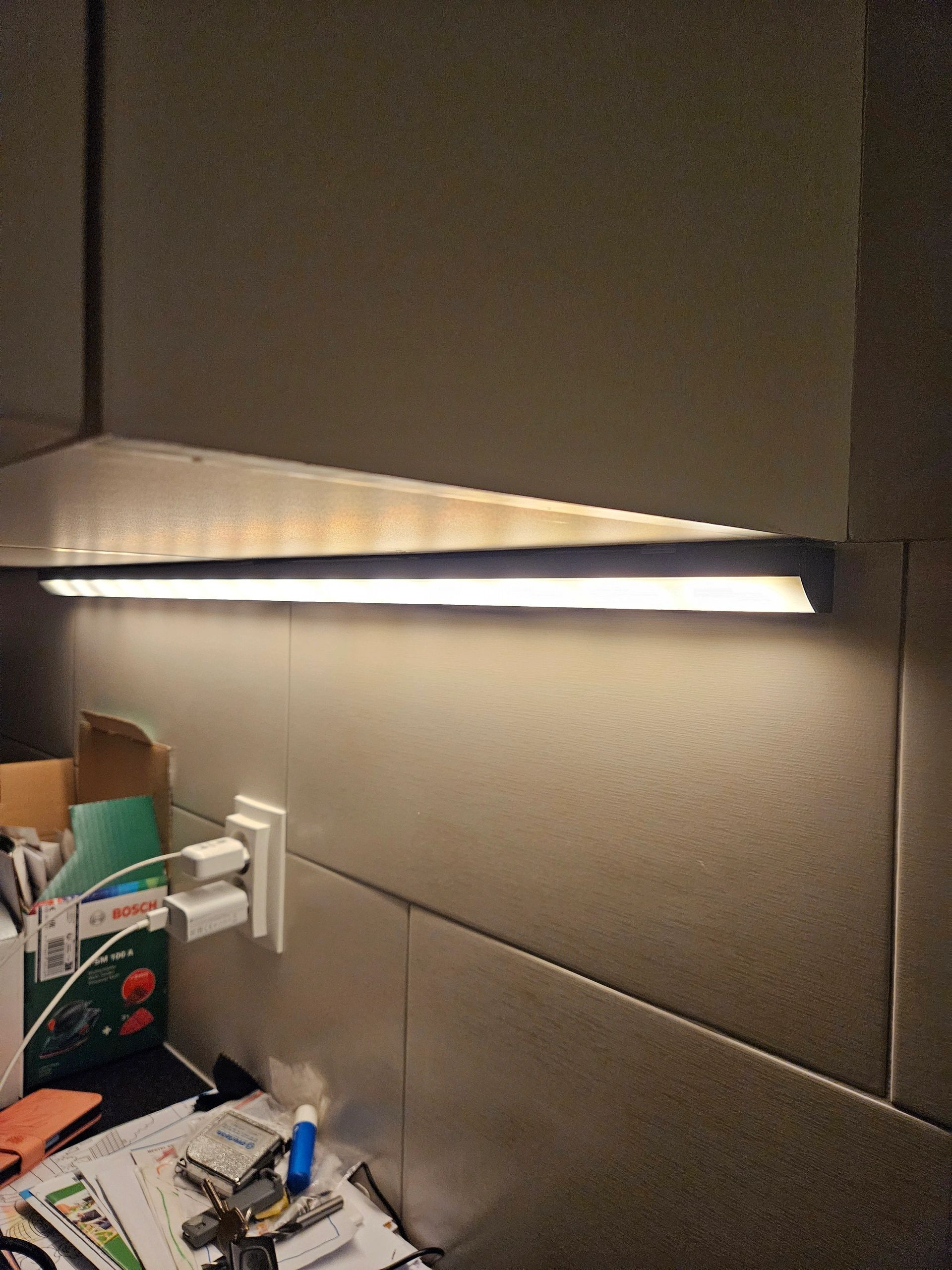 1 meter ledstrip hoekprofiel Basic Line zwart breed - Compleet met afdekkap