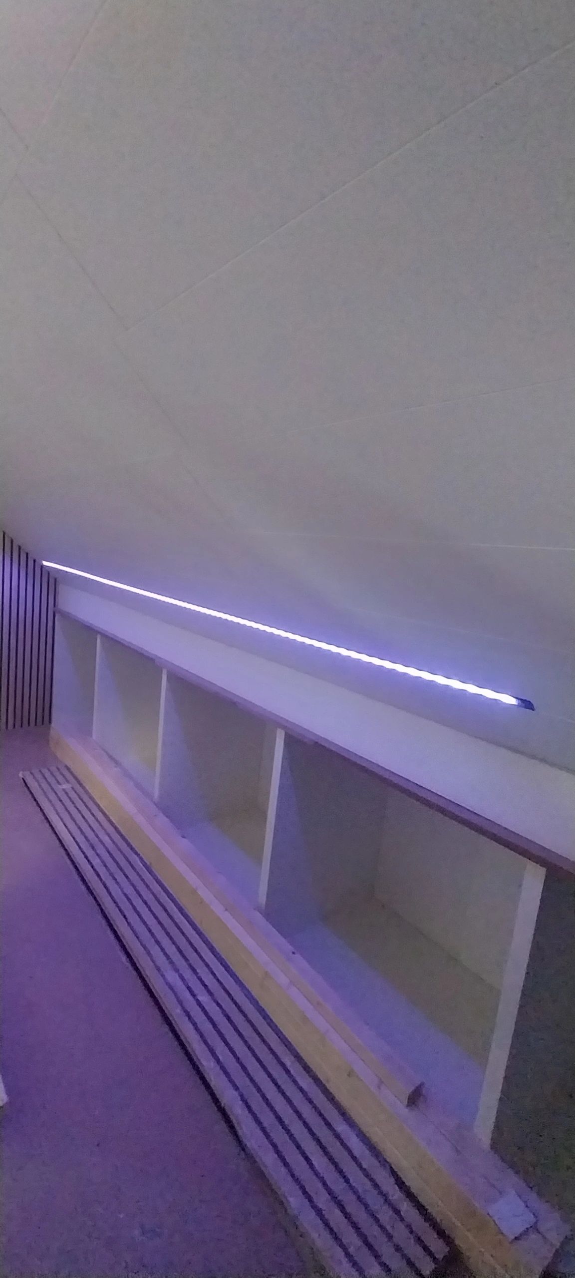 4 meter ledstrip profiel Basic Line zwart inbouw - breed en laag - compleet met afdekkap