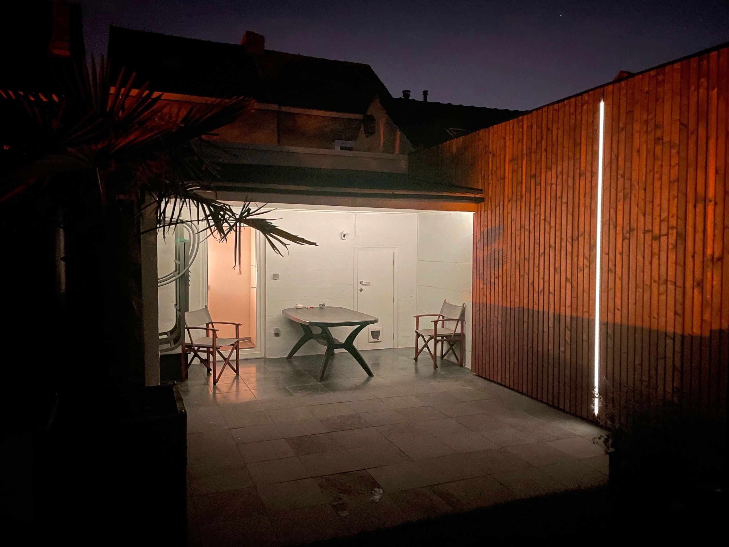 3 meter ledstrip profiel Basic Line zwart opbouw - breed en hoog - compleet met afdekkap